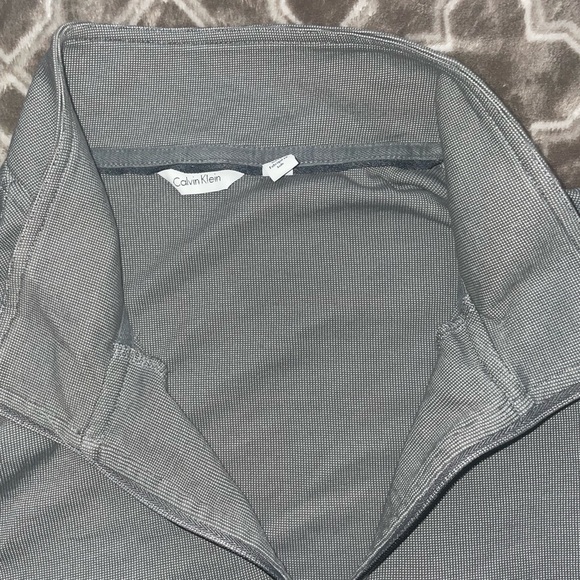 Men’s Calvin Klein quarter zip - Picture 2 of 2
